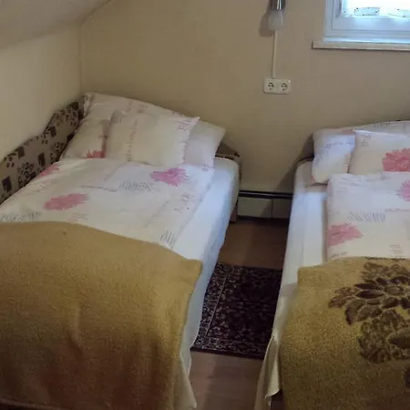 Paul-s Apartment