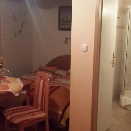 Paul-s Apartment